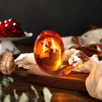 Film Props 11 Gifts for Movie Lovers Mosquito in Amber Resin from Jurassic Park